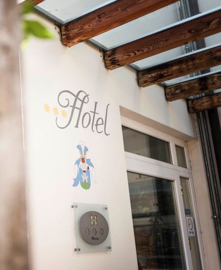 Der Eingang vom Hotel Teutschhaus